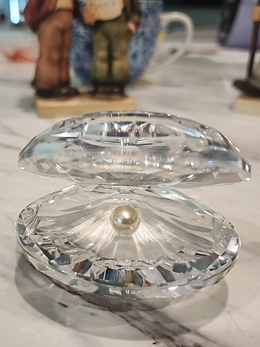 Retired 1988 Vintage Swarovski Crystal Clam Shell Oyster with Pearl